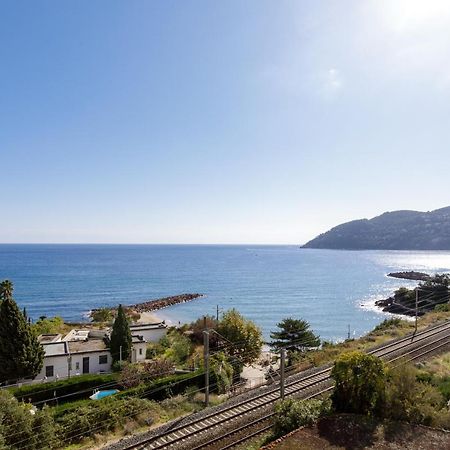 L'Esterel Yourhosthelper ماندوليو لا نابول المظهر الخارجي الصورة